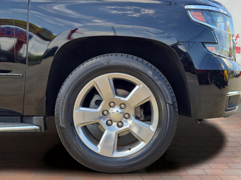 2018 Chevrolet Suburban Premier - Photo 9