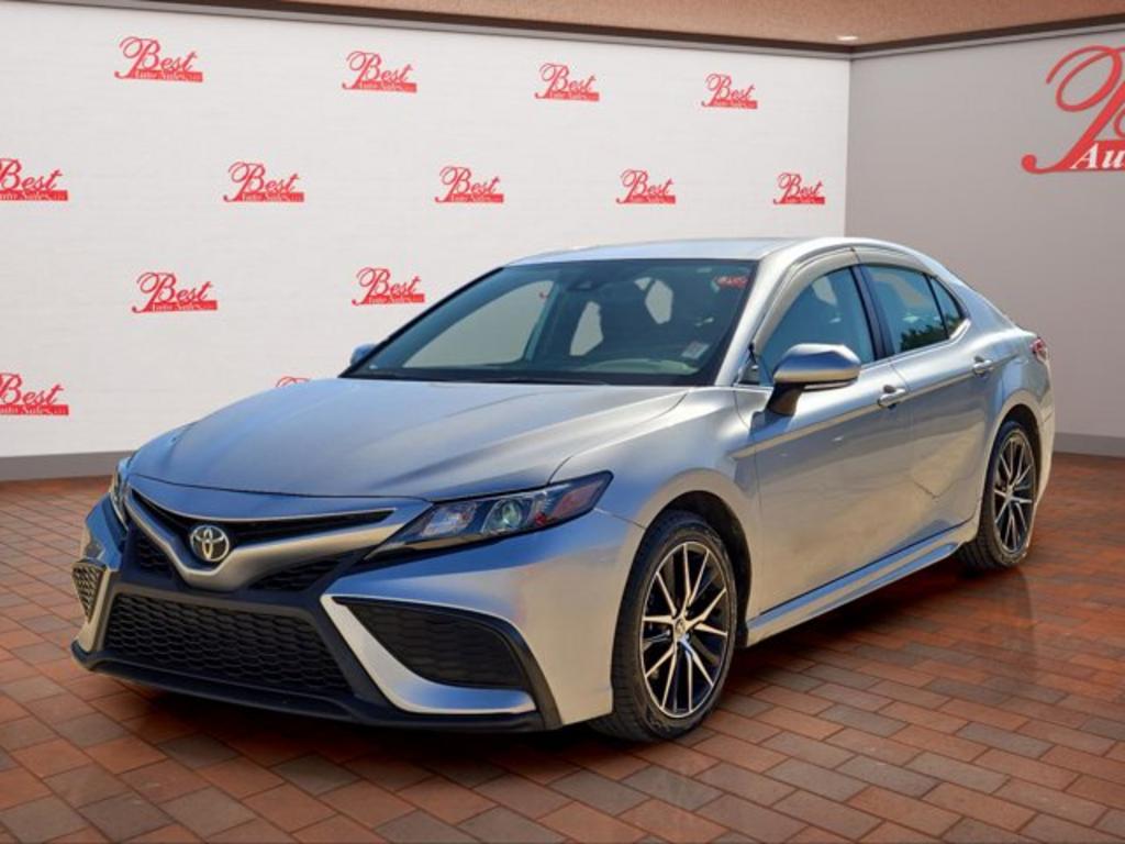 2021 Toyota Camry SE's photo